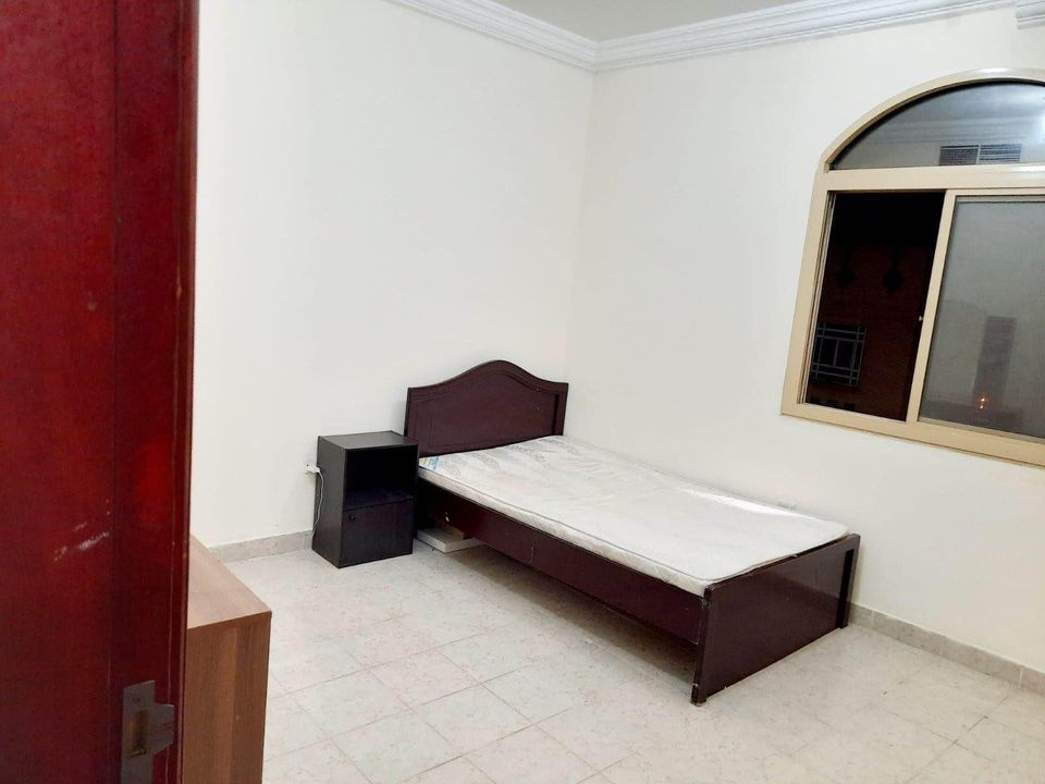 Available full rooms,partition rooms and bed space in al sadd