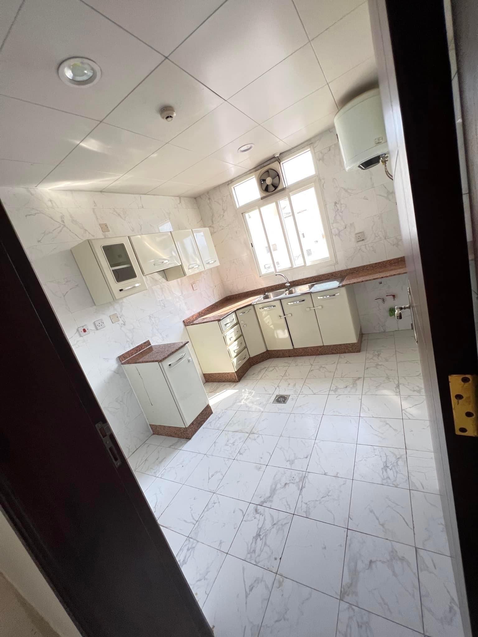 Apartment for rent in the southern Khalifa city