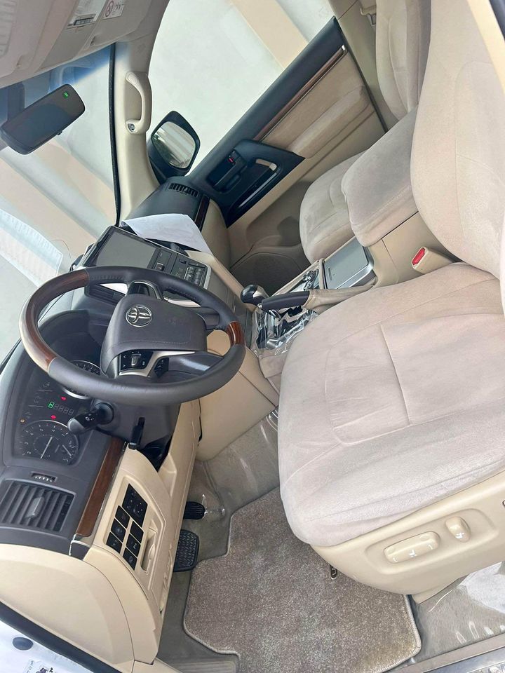 2017 Landcruiser GXR V8