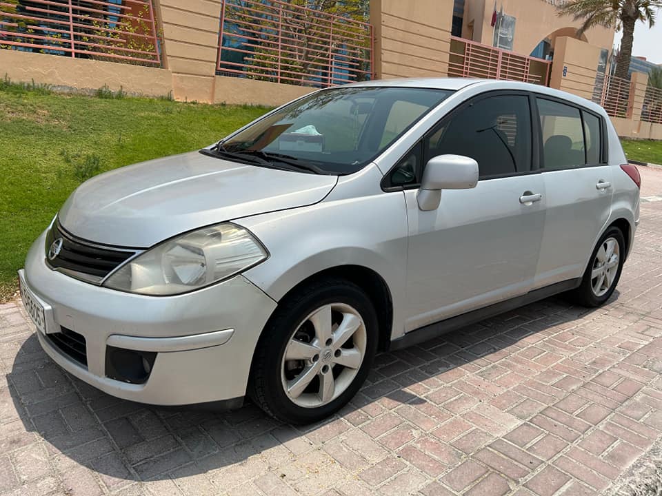 Nissan Tiida Hatchback 2013